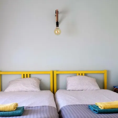 Surf House Bed and breakfast