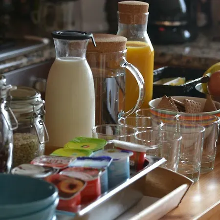 Surf House Bed and breakfast